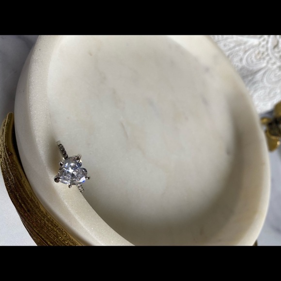 HEART Shaped Ring Size 7 - Picture 5 of 7